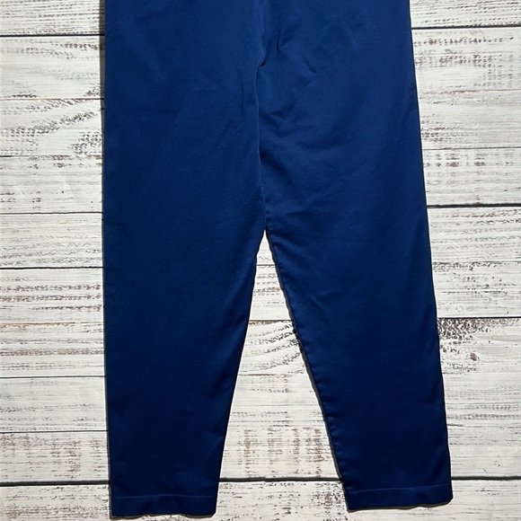 NUX Women's Solid Navy/Blue V-Crop Mid-Rise
Pull-On Crop Leggings XL - Picture 10 of 12
